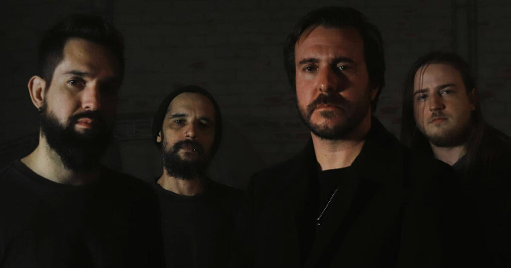 Apoteom encerra ciclo de ‘Beautiful Lies’ com clipe de ‘Brave to the Grave’ 10 Apoteom encerra ciclo de ‘Beautiful Lies’ com clipe de ‘Brave to the Grave’